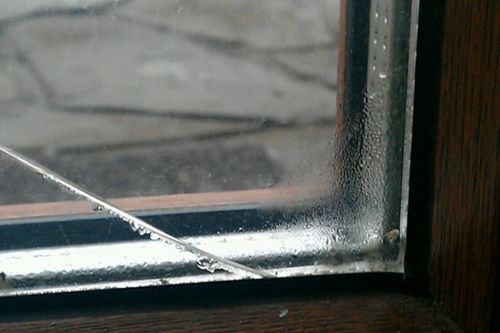 Sticla termopan fisurata de ce apare si cand trebuie schimbata urgent